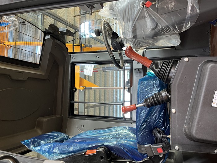 豪华减震座椅带头枕扶手