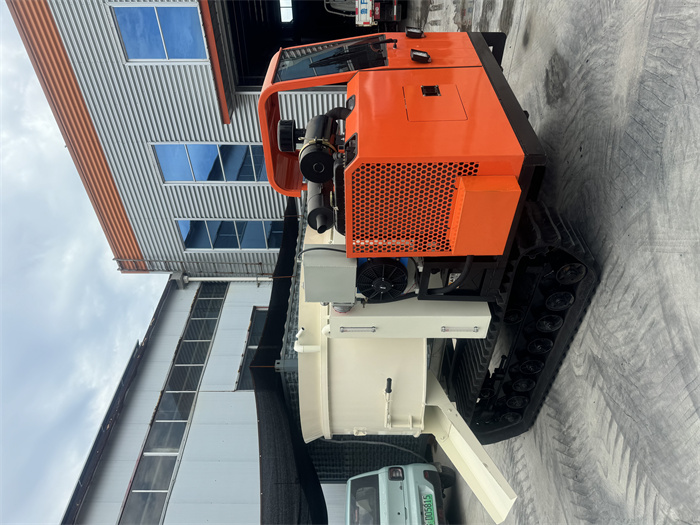 履帶式混凝土攪拌運輸車